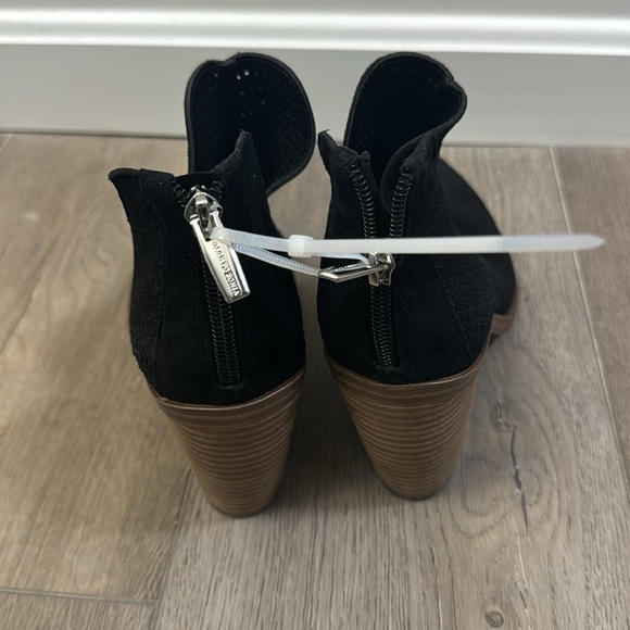 NEW! Vince Camuto Black Gibbela Woven Pointed Toe Ankle Bootie - Size 7.5 - Picture 4 of 10